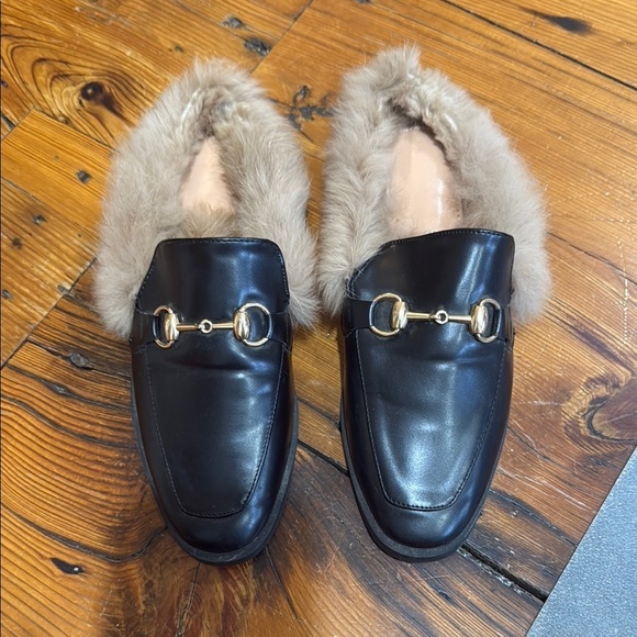 Shoes - Women's Black Faux Leather Loafers with Fur Lining